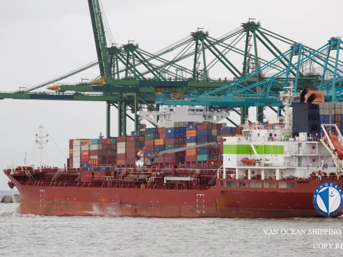 Kapal tanker minyak/bahan kimia kanggo didol