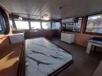 Kapal kerja kanggo didol