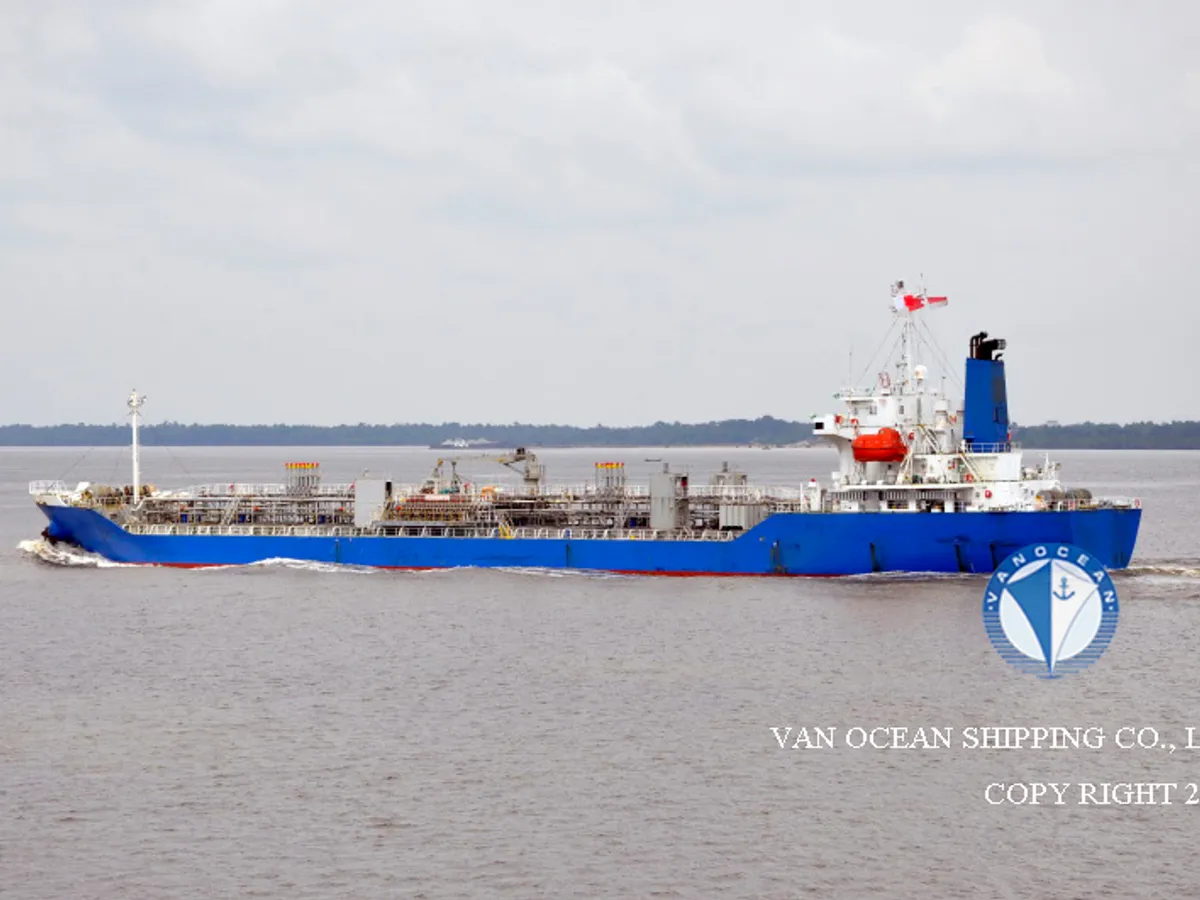 Kapal tanker minyak/bahan kimia kanggo didol