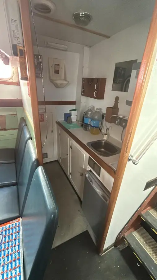 Kapal feri kanggo didol