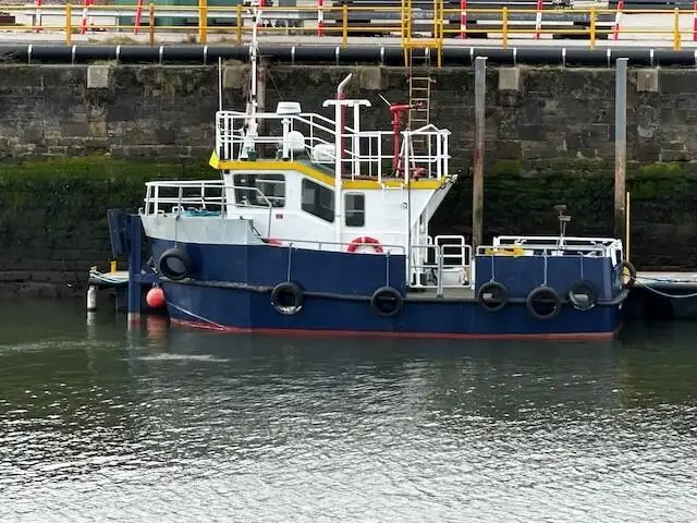 Kapal kerja kanggo didol