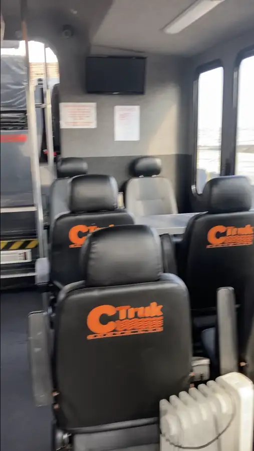 Kapal kontainer kanggo didol