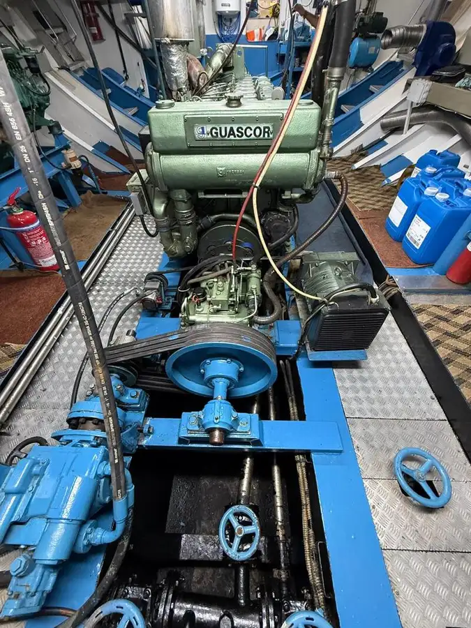 Fishing Trawler kanggo didol