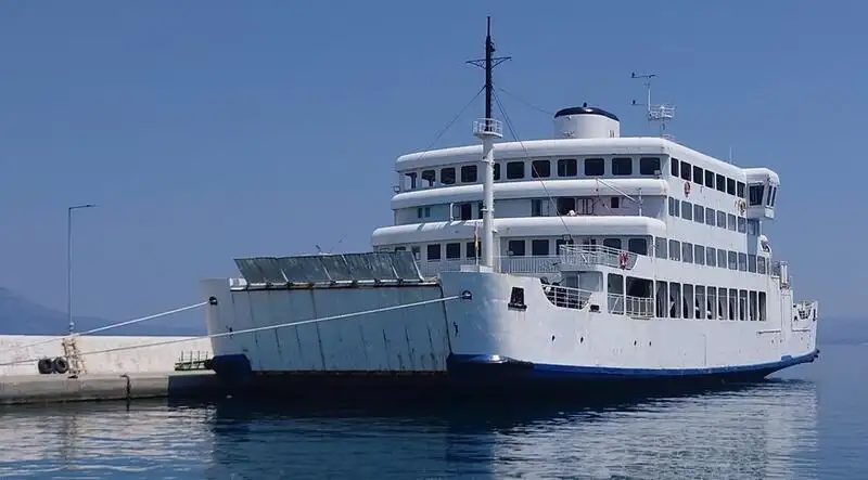 Kapal RoPax kanggo didol