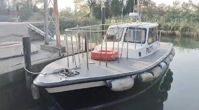 Pilot boat kanggo didol