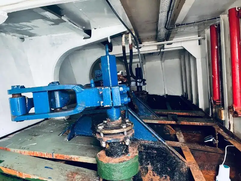 Kapal kerja kanggo didol