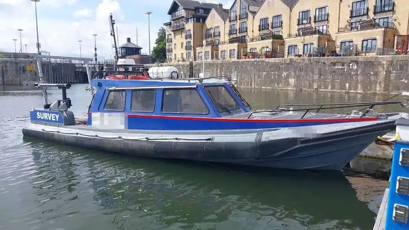 Kapal survey kanggo didol