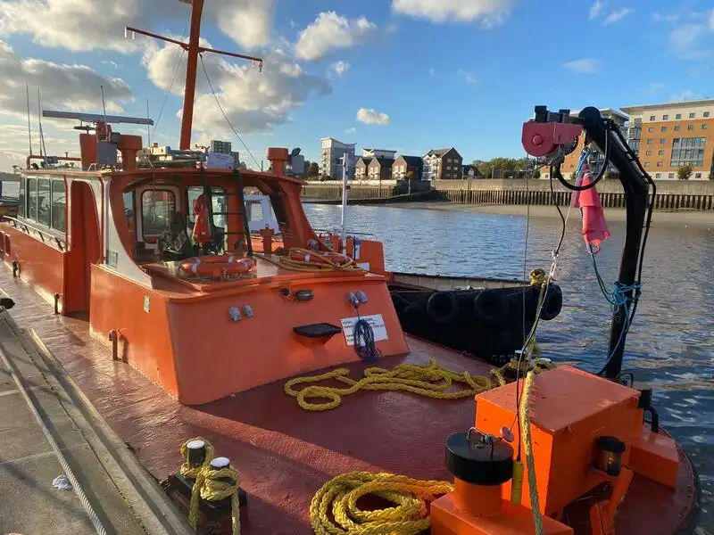 Kapal survey kanggo didol