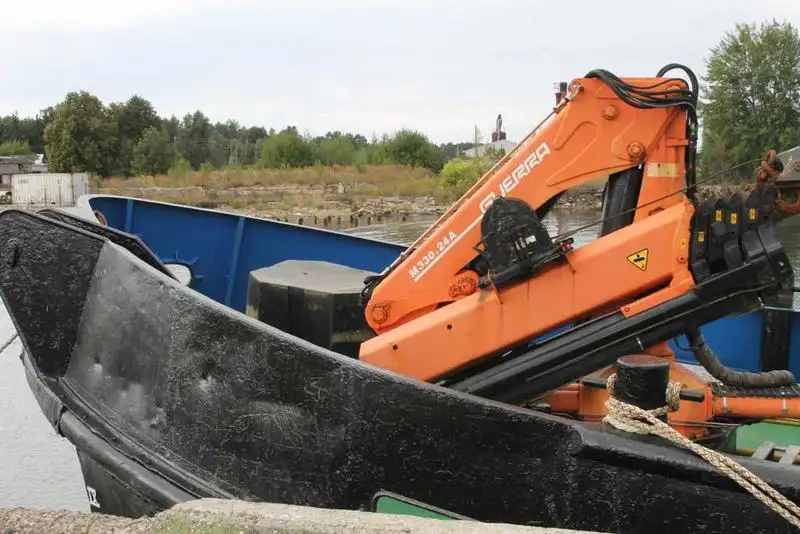 Kapal kerja kanggo didol