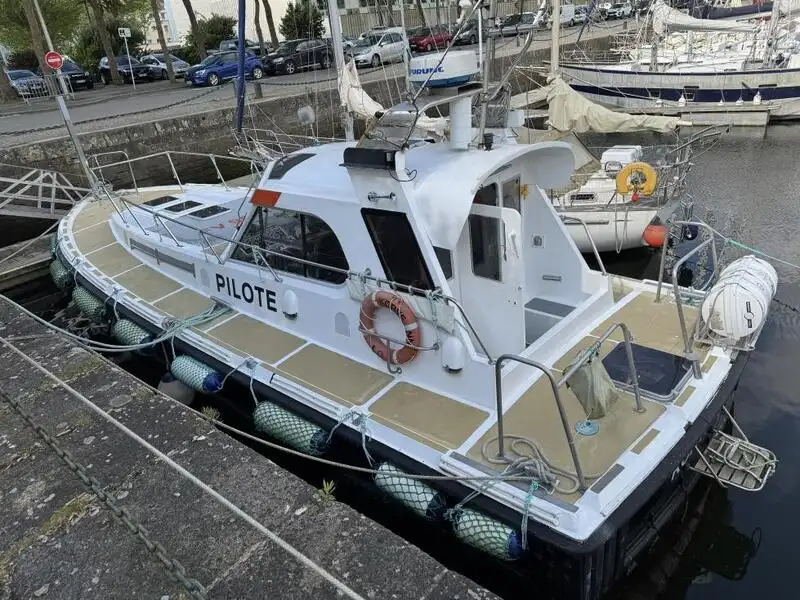 Pilot boat kanggo didol
