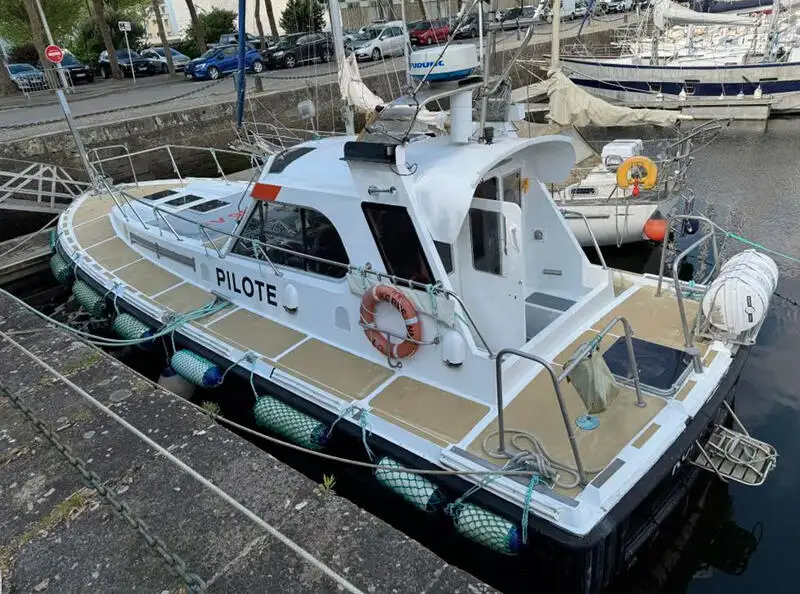 Pilot boat kanggo didol