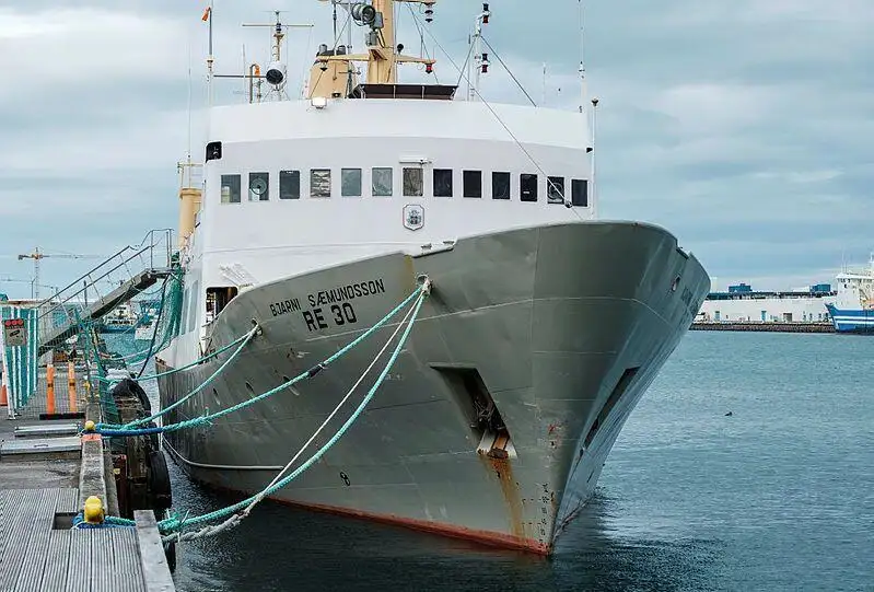 Kapal riset kanggo didol