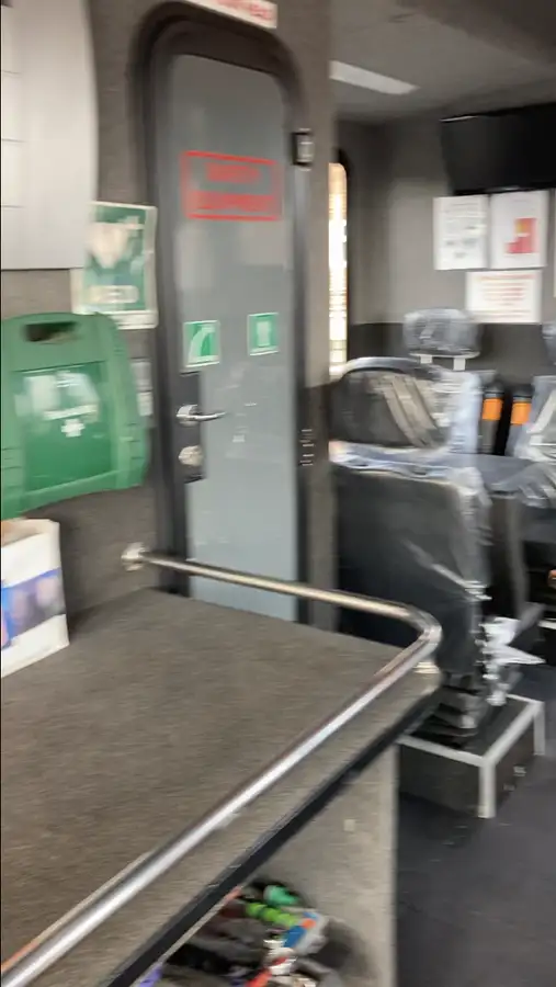 Kapal kontainer kanggo didol