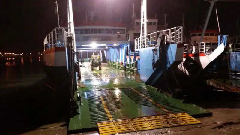 kapal RORO kanggo didol