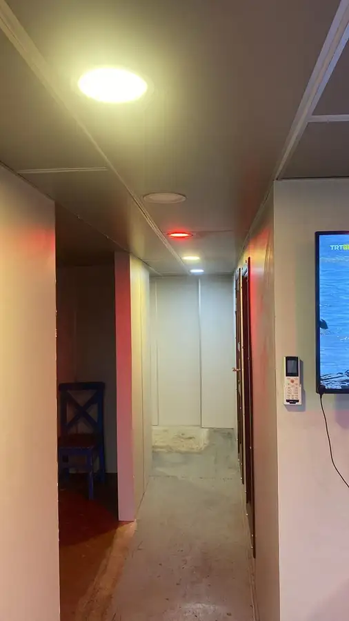 Kapal kerja kanggo didol