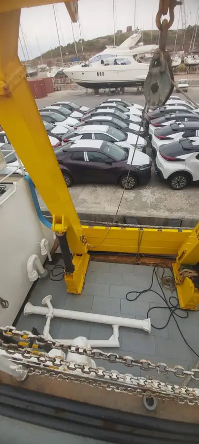 Kapal riset kanggo didol
