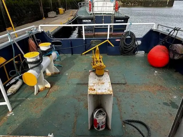 Kapal kerja kanggo didol
