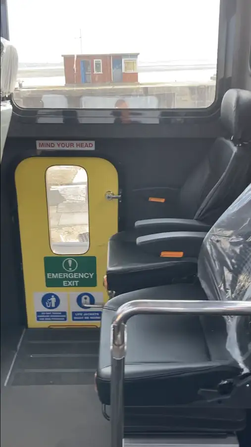 Kapal kontainer kanggo didol