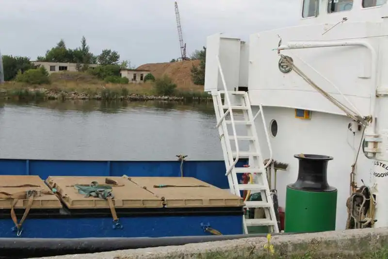 Kapal kerja kanggo didol