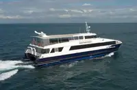 Katamaran kanggo didol