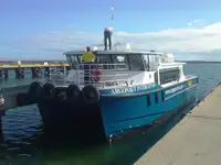 Katamaran kanggo didol