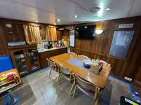 Kapal kontainer kanggo didol